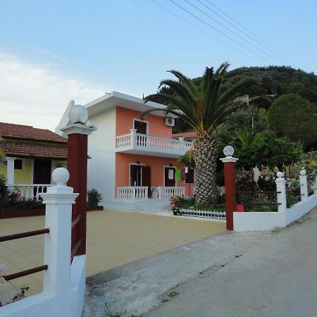 Virginia Apartments Vitaládes Esterno foto