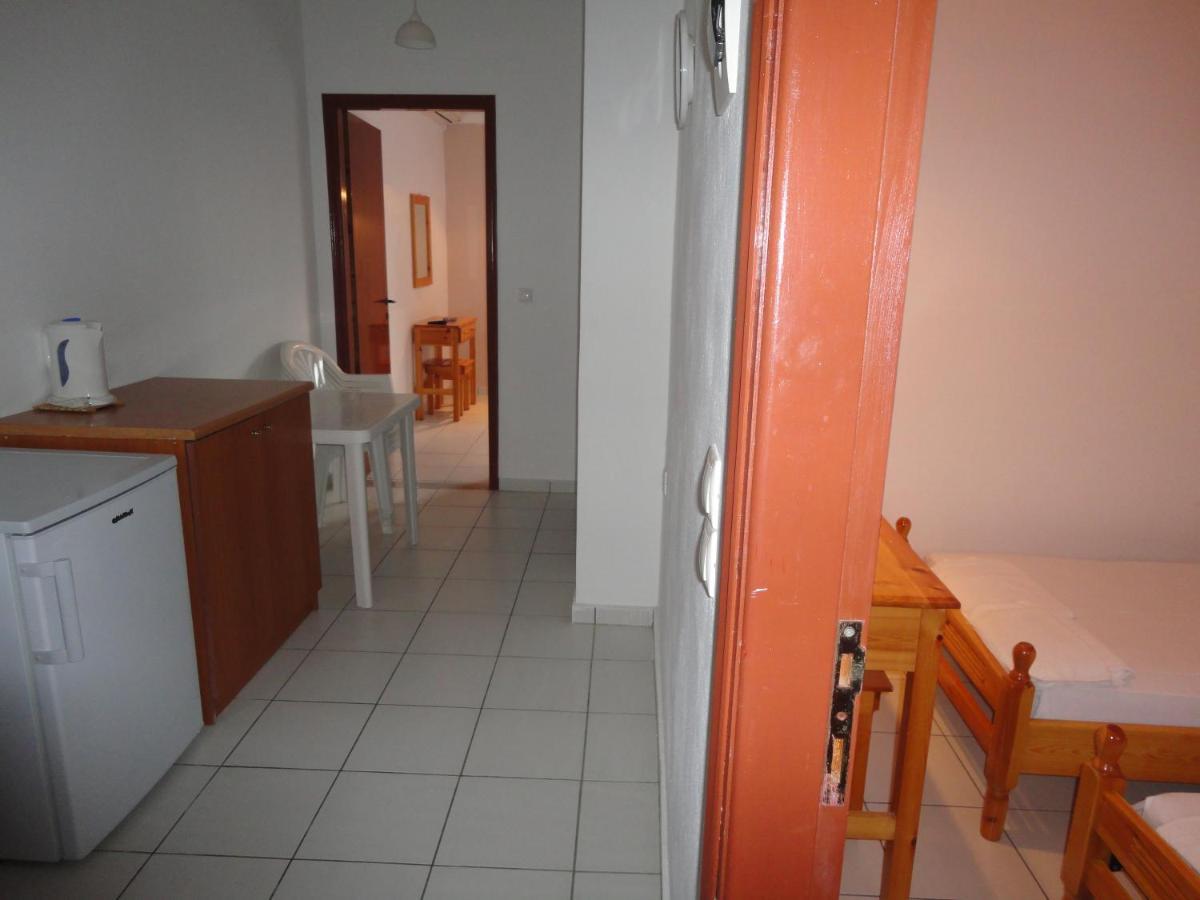 Virginia Apartments Vitaládes Esterno foto
